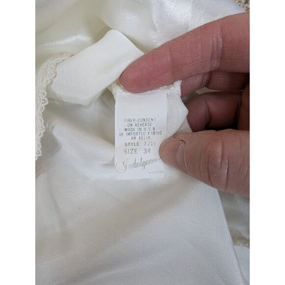Vintage Indulgence Ivory Satin Lace and Pearl Trim Cropped Camisole Size 34 USA - Picture 9 of 10
